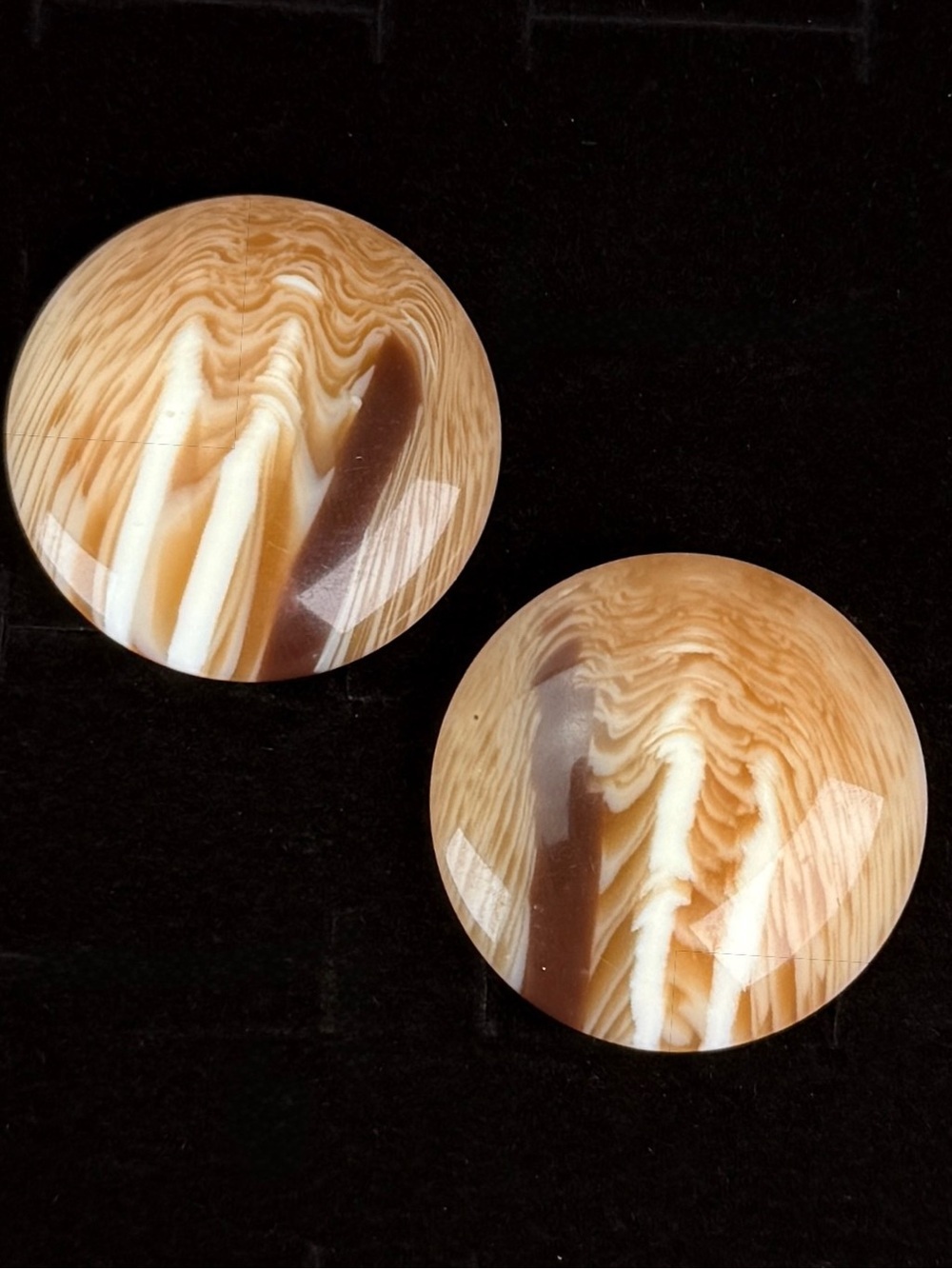 Vintage Round Brown and Cream Swirl Clip On Earrings